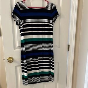 Banana Republic Striped Short Sleeve Dress. Size 6. EUC. Only worn once or twice
